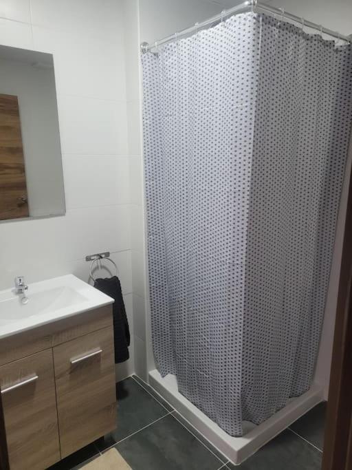 Apartamento Kuko Con Wifi Al Lado Metro Bilbao Buitenkant foto